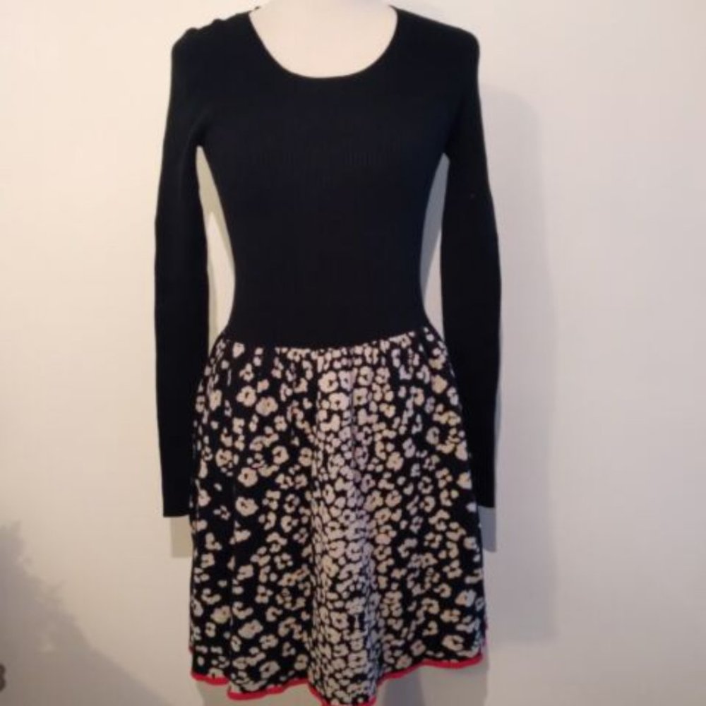 Victoria's Secret Black and Tan Crew Neck Sweater